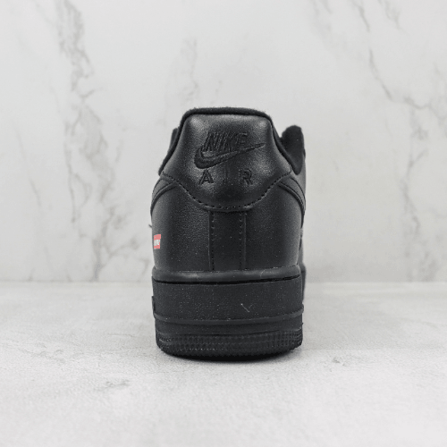 Supreme x Air Force 1 Preto - Choks Exclusive